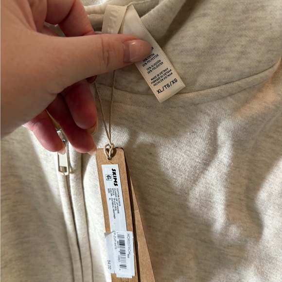 Skims zip up hoodie - Picture 2 of 3
